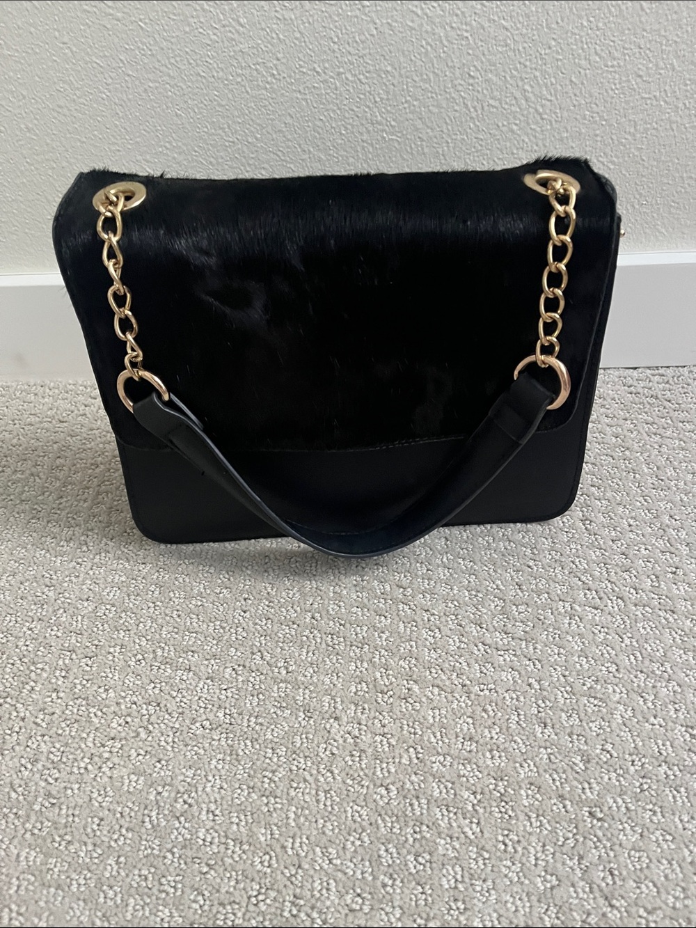 Elegant Black Faux-Fur & Leather Satchel with Gold Chain Strap